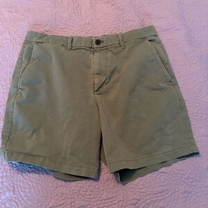 GAP Men's Olive Flat Front Shorts